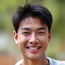 러닝 후 밝게 웃고 있는 김민준 씨의 모습